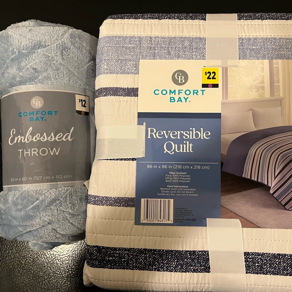Comfort Bay Striped Quilt - Navy and White